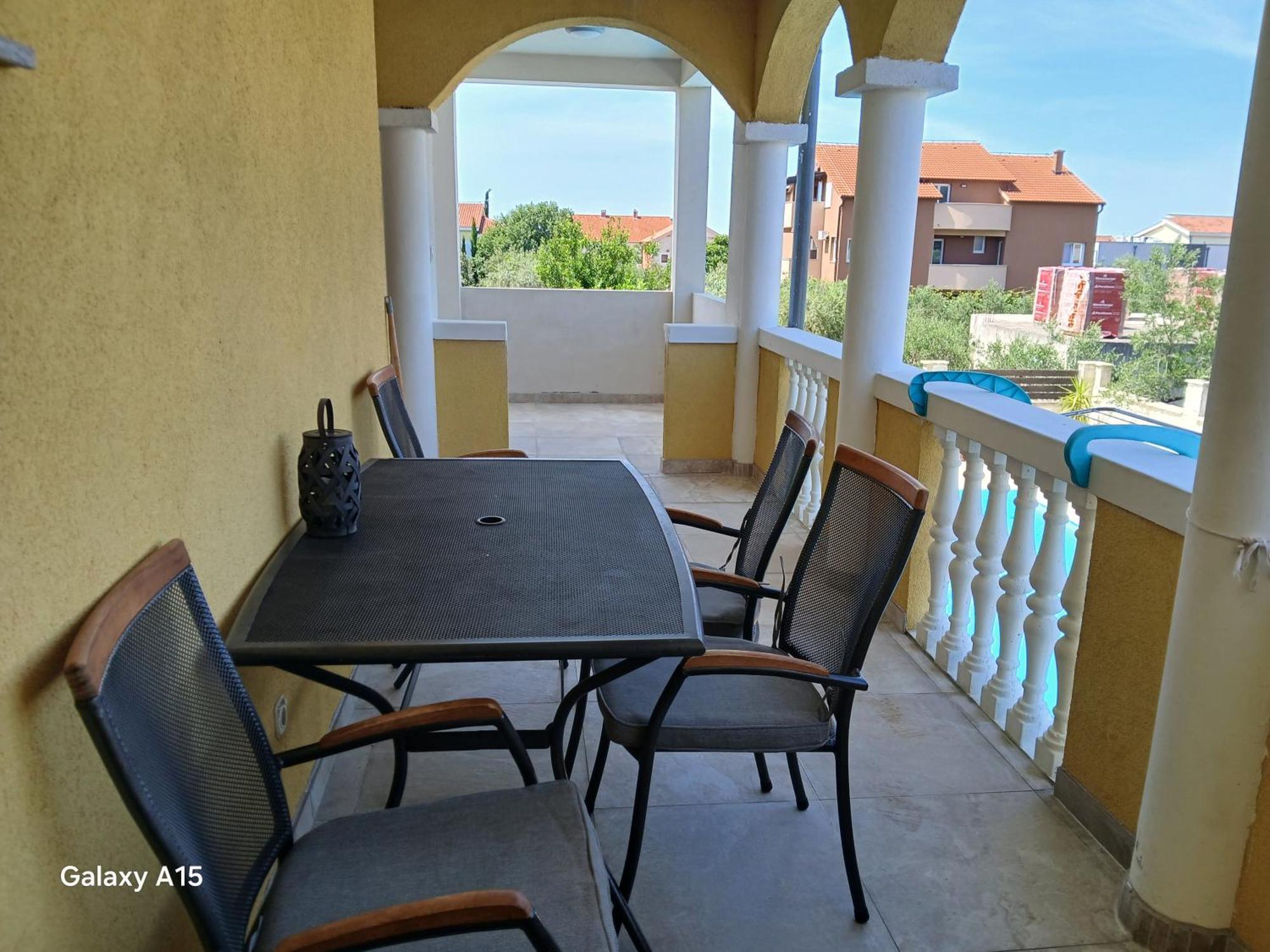 Apartmani Kulas Pakostane Bilik gambar